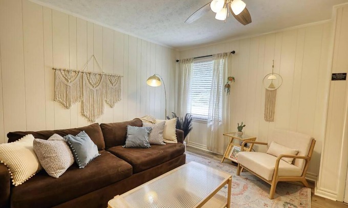 Covington Haus | The Bohemian 1/2 Mi from Covington Square