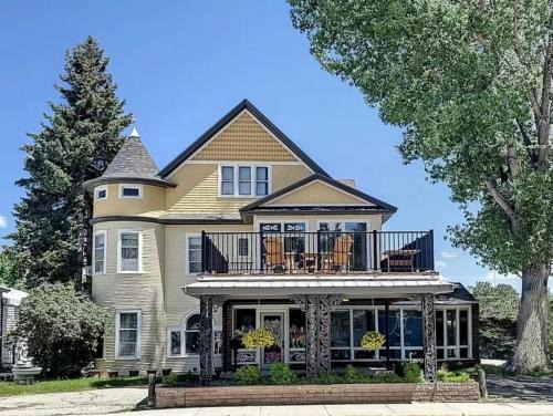 Buffalo Hotel | The Boho Buffalo Inn