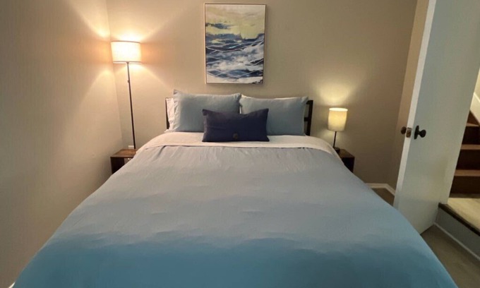 Fairport Harbor Wohnung | The Breakwall Suite!