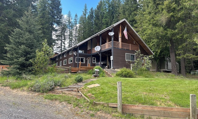 Clearwater County Haus | The Cabin at Cardiff Spur