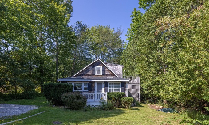 Camden Haus | The Camden Cottage - A True North Vacation Home