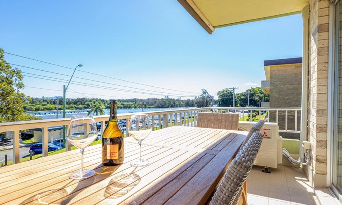 Forster Wohnung | The Camelot U4 Level 1 Water Front