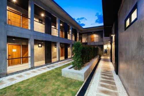 Nong Kwai Hotel | The Camp Muay Thai Resort and Academy