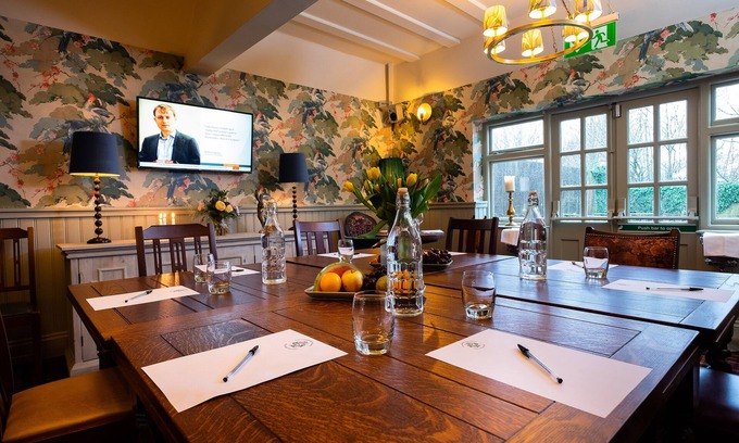 Burghclere Hotel | The Carnarvon Arms