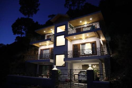 Kumarhatti Wohnung | The Cerro Rico - 3 BHK Modern Villa
