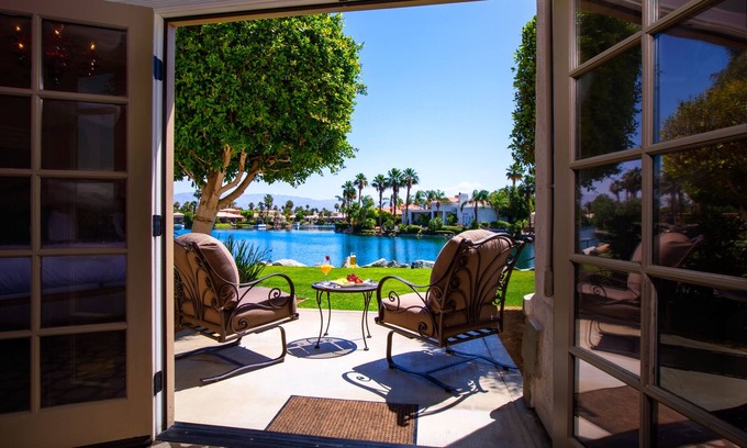 La Quinta Hotel | The Chateau at Lake La Quinta