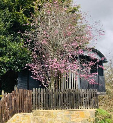 Sibford Gower Haus | The Cherry Tree Gypsy Wagon
