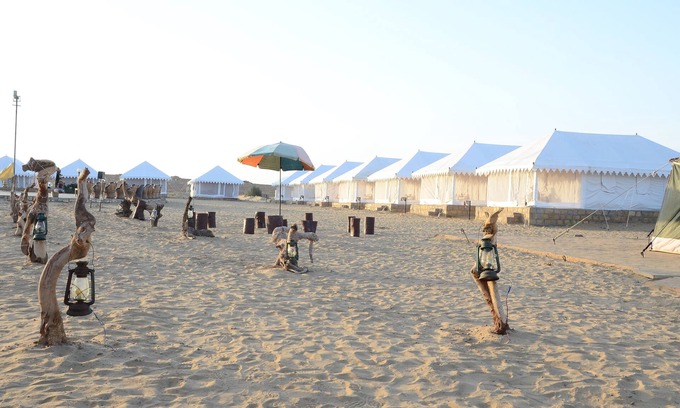 Kanoi Wohnmobilvermietung | The Chirag Desert Camp