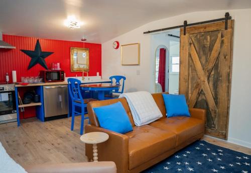Metropolis Wohnung | The Clark Our Vision of Clark Kent's 1st Home