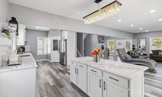 Cleveland Haus | The Cleveland Haven - Spacious 4-bedroom house in enjoyable Cleveland with AC