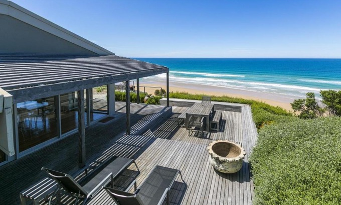 Fairhaven Haus | The Cliffs Edge