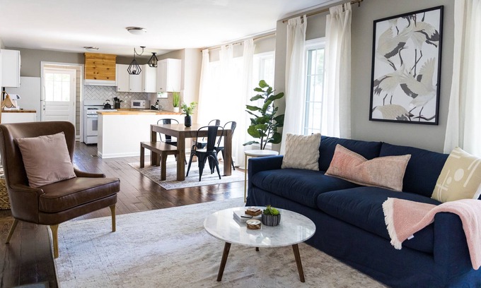 Greensboro Haus | The Coliseum Cottage. 1 King/ 2 Queen Beds. Close to coliseum and colleges.