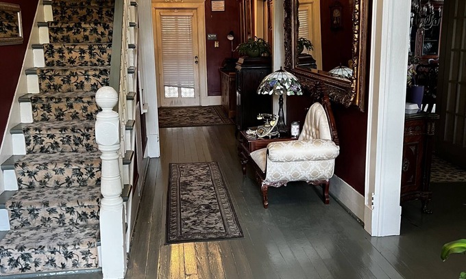 Bainbridge Bed & Breakfast | The Commodore Bed and Breakfast