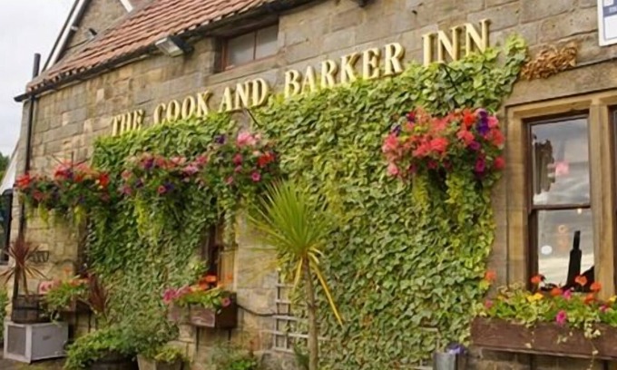 Newton on the Moor Haus | The Cook and Barker Inn