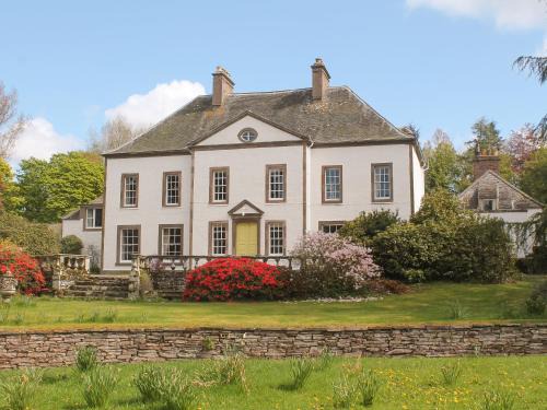 Forfar Haus | The Courtyard Suite