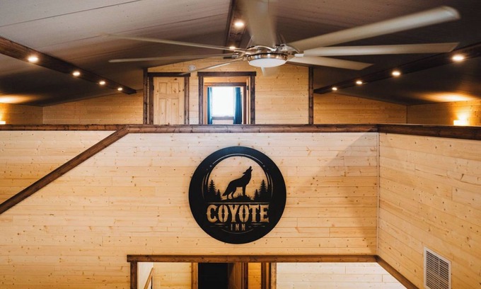 Spiritwood Kabine | The Coyote Inn, Experience the peace and tranquility of rural Jamestown.