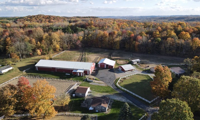 Somerdale Hütte | Das gemütliche kleine rote Häuschen nahe amischem Land