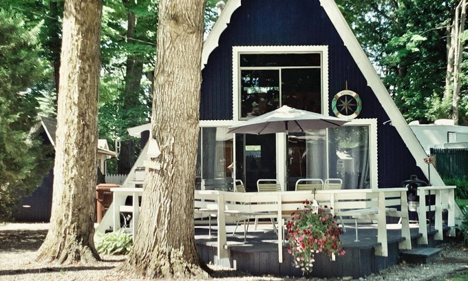 Crystal Kabine | The Crystal Lake Cabin