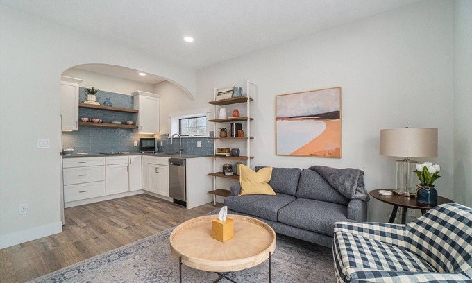 Onekama Eigentumswohnung | The Dala House Suite #4 with Private Lake Access