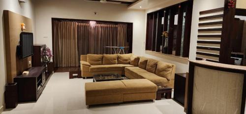 Adyar Wohnung | The Dsilva's