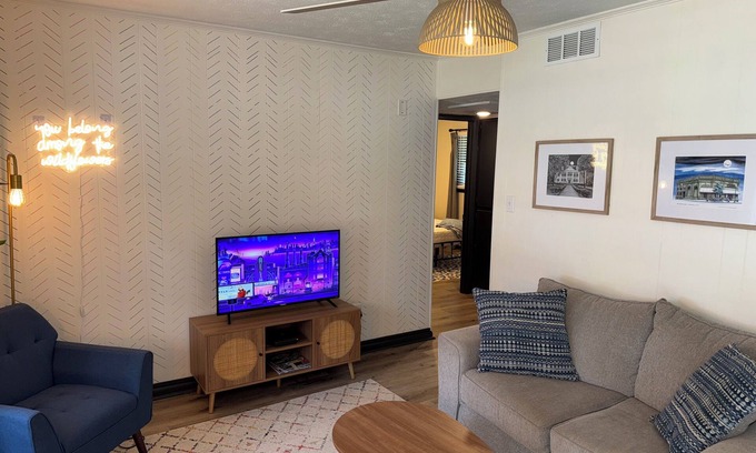 Covington Haus | The Eclectic 1/2 mi from the square