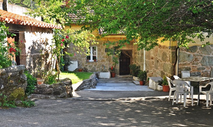 Salvaterra de Mino Haus | O Eido Esther (Casa do Rural)