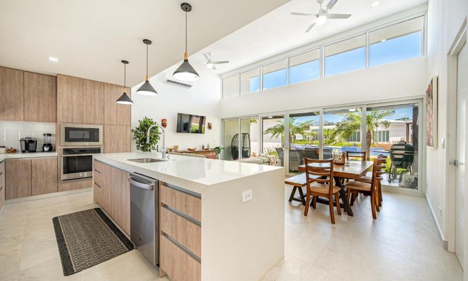 Rio Seco Haus | The Enclave D9
