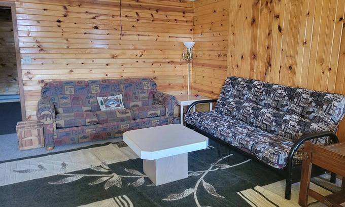 Onamia Haus | The Fish Nest Chatueau Centrally Located in Onamia ATV/SLED Mille Lacs Lake Fish