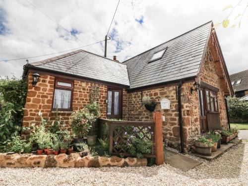 Milcombe Haus | The Forge at Smithy Cottage