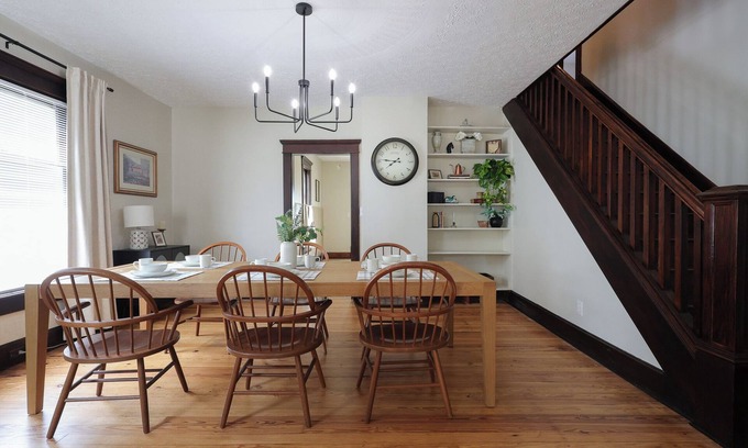 Lexington Haus | The Gathering Grange- 6 Bedrooms, Sleeps 12