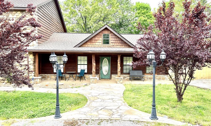 Mountain View Haus | The Gathering Place! 806 Massey Ave. New Nightly Rental