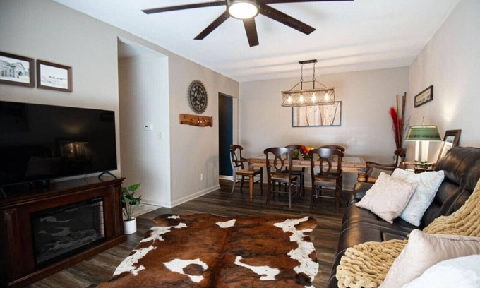 Defiance Wohnung | The General's Quarters