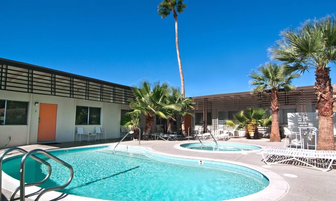 Desert Hot Springs Hotel | The Getaway # 7: 5BR / 5 Bath, Pool, Kinder / Haustiere willkommen