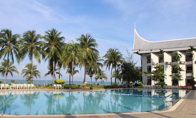 Si Rusa Hotel | The Grand Beach Resort Port Dickson