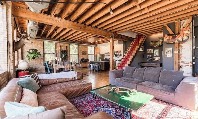 Logan Square Haus | The Grand Kimball Lodge, Logan Square, Sleeps 20