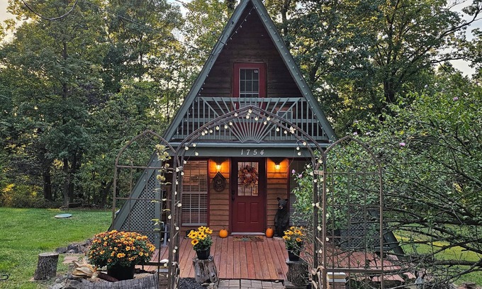 Linden Kabine | The Grape Escape - A-Frame Cabin