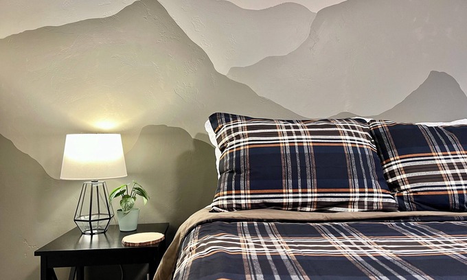 Twin Falls Haus | The Great Indoors! King, Bunk, Tent & S'mores!