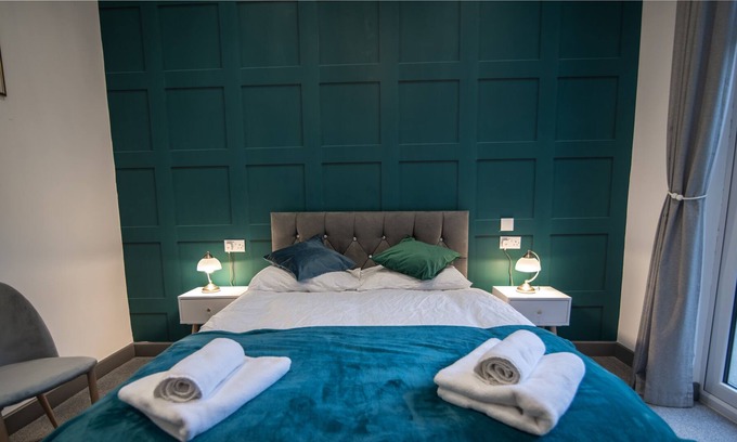 Dover Haus | The Grey Elegance, DOVER