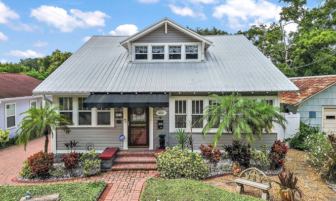 Mount Dora Haus | "The Hanscom House" 8 MIN walk to DT!