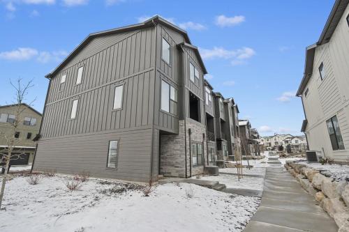 Mountain Green Haus | The Happy Place near Snowbasin