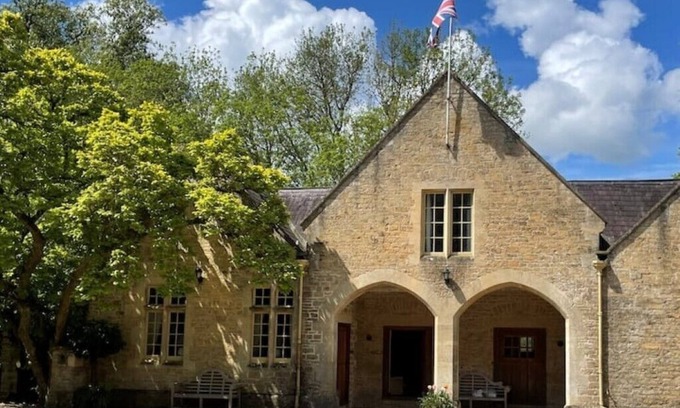 Frome Hütte | The Hay Loft, Orchardleigh Estate