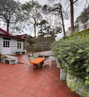 Kasauli Wohnung | The Heritage manor l on mall road Kasauli l Private Lawn l 2 Min walk to heritage market