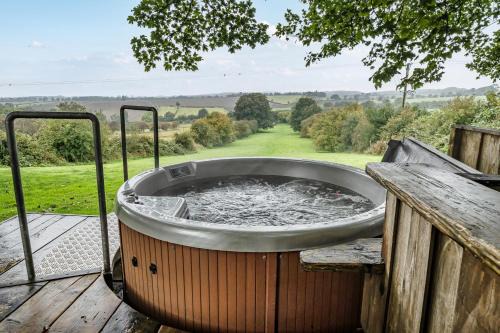 Newton-on-Rawcliffe Haus | The Hide - Cosy Cabin with hot tub