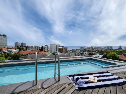 Kareeberg Wohnung | The Honeycomb on S 2 Bedroom Modern, Secure, Central Apartment