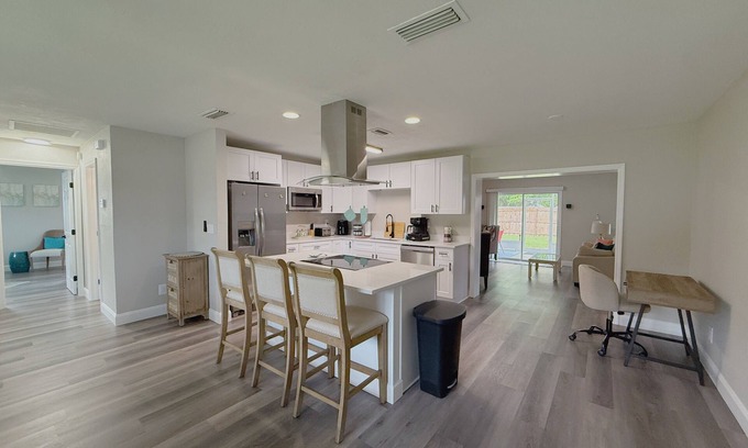 South Daytona Haus | The Honu Hideaway - 3-Bedroom modern home, sleeps 8, in sunny South Daytona