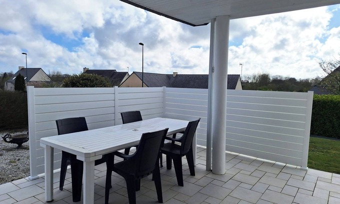 Pluguffan Haus | Das Haus der Agapanthes – PMR – 20 Min. von den Stränden entfernt