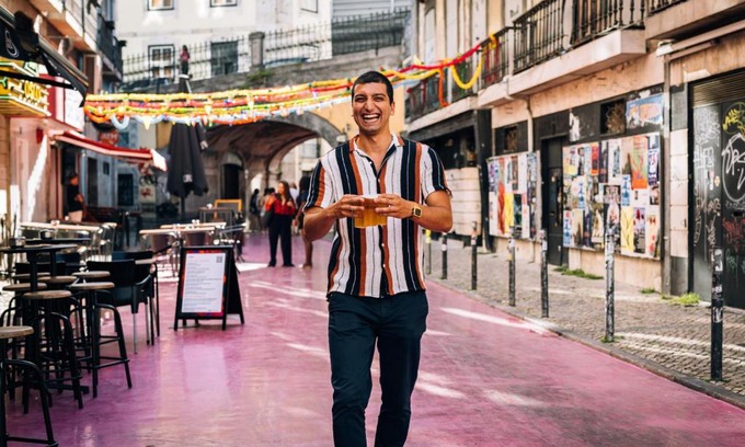 Chiado Wohnung | The House on the Pink Street in Lisbon