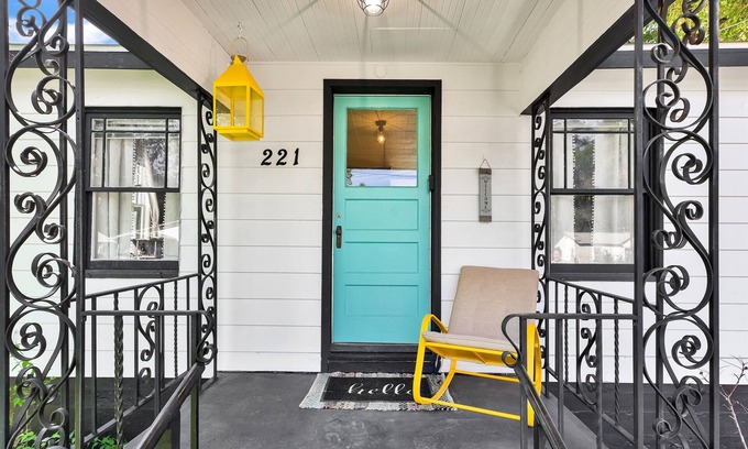 Nampa Haus | "The Hudson House" near Downtown Nampa