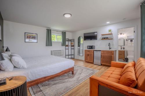 St Ignace Hotel | The Inn at Shady Pines