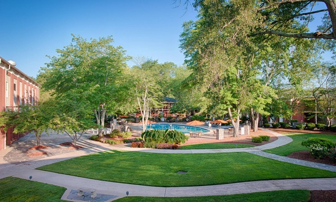 Stone Mountain Hotel | The Inn at Stone Mountain Park